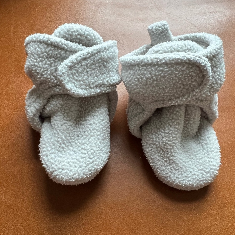 Grey Fleece Gripper Booties, 0-6mo